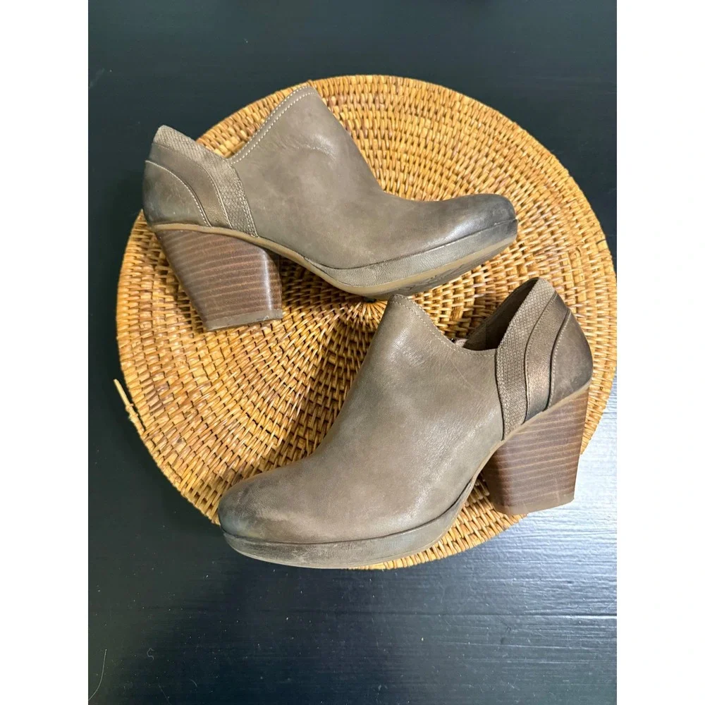 Dansko Women Taupe Leather Metallic Bronze Zip Ankle Bootie Shootie 41 3511